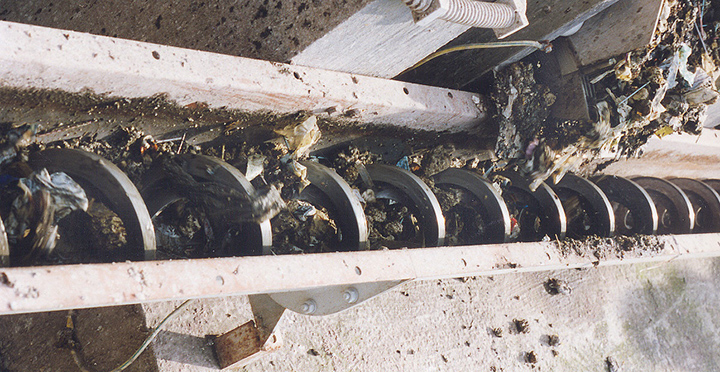 無軸，沒有中心軸，承載力小